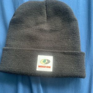 NWOT- Unisex beanie. One size men winter accessories